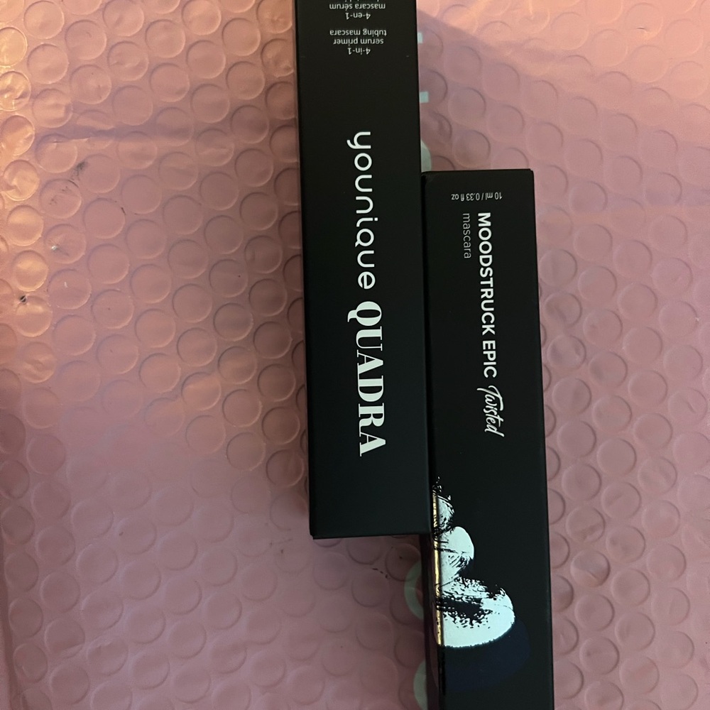 Younique Quadra Moodstruck Epic Mascara - Black
